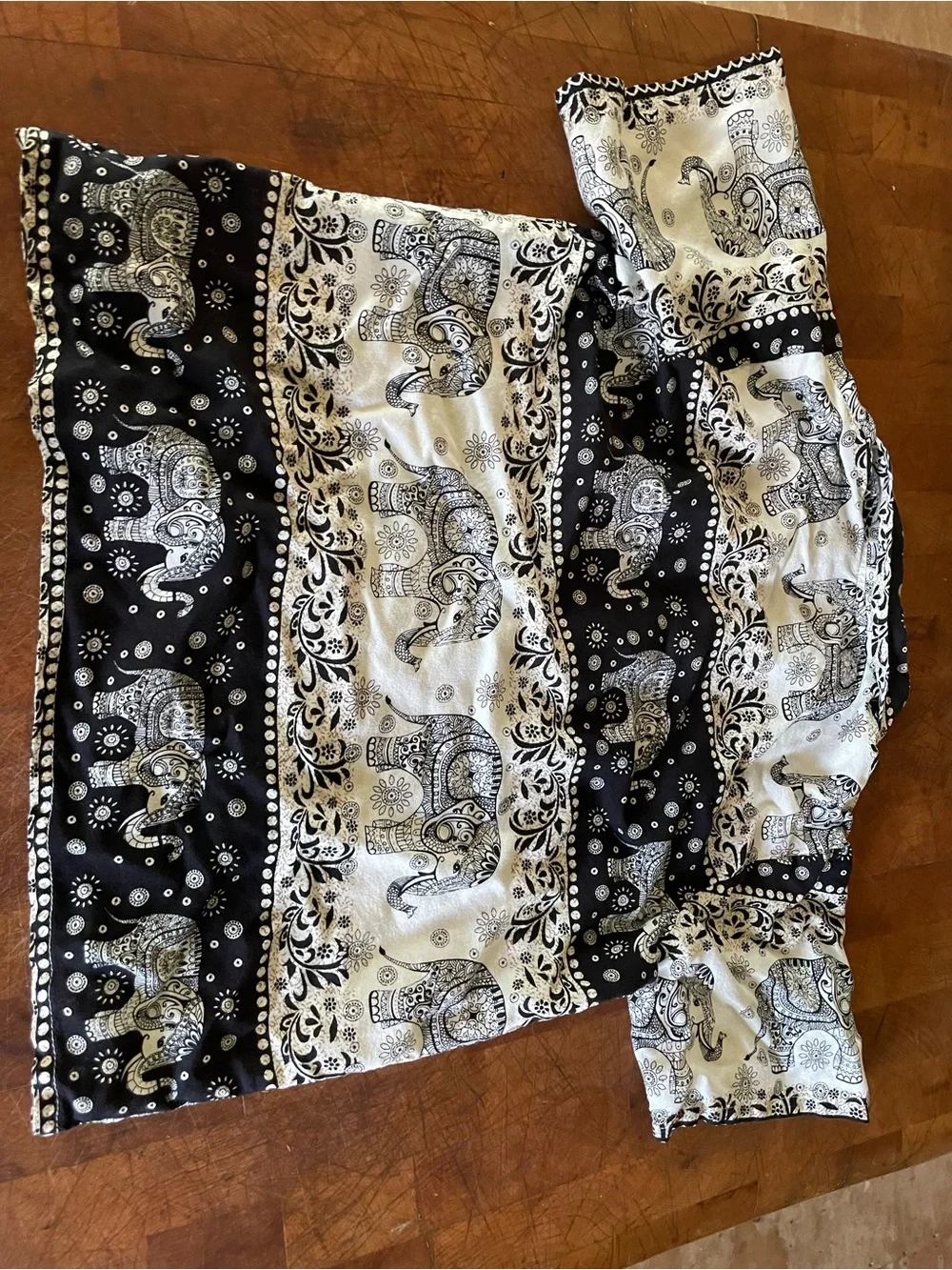 Boho Elephant Print Shorts Set in Black & White